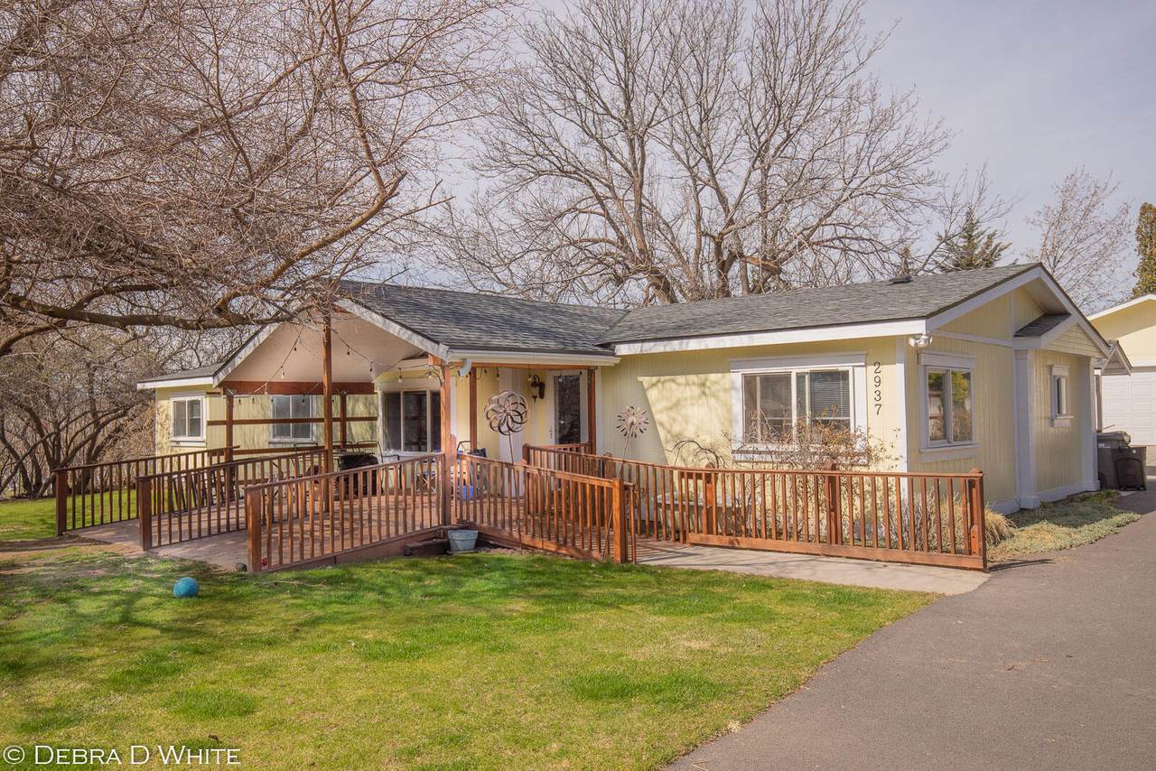 2937 Airway St - Photo 1