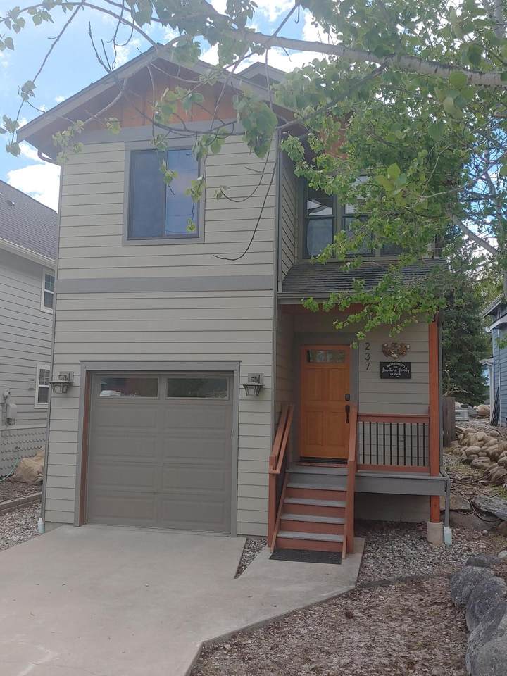237 Prospect St - Photo 1