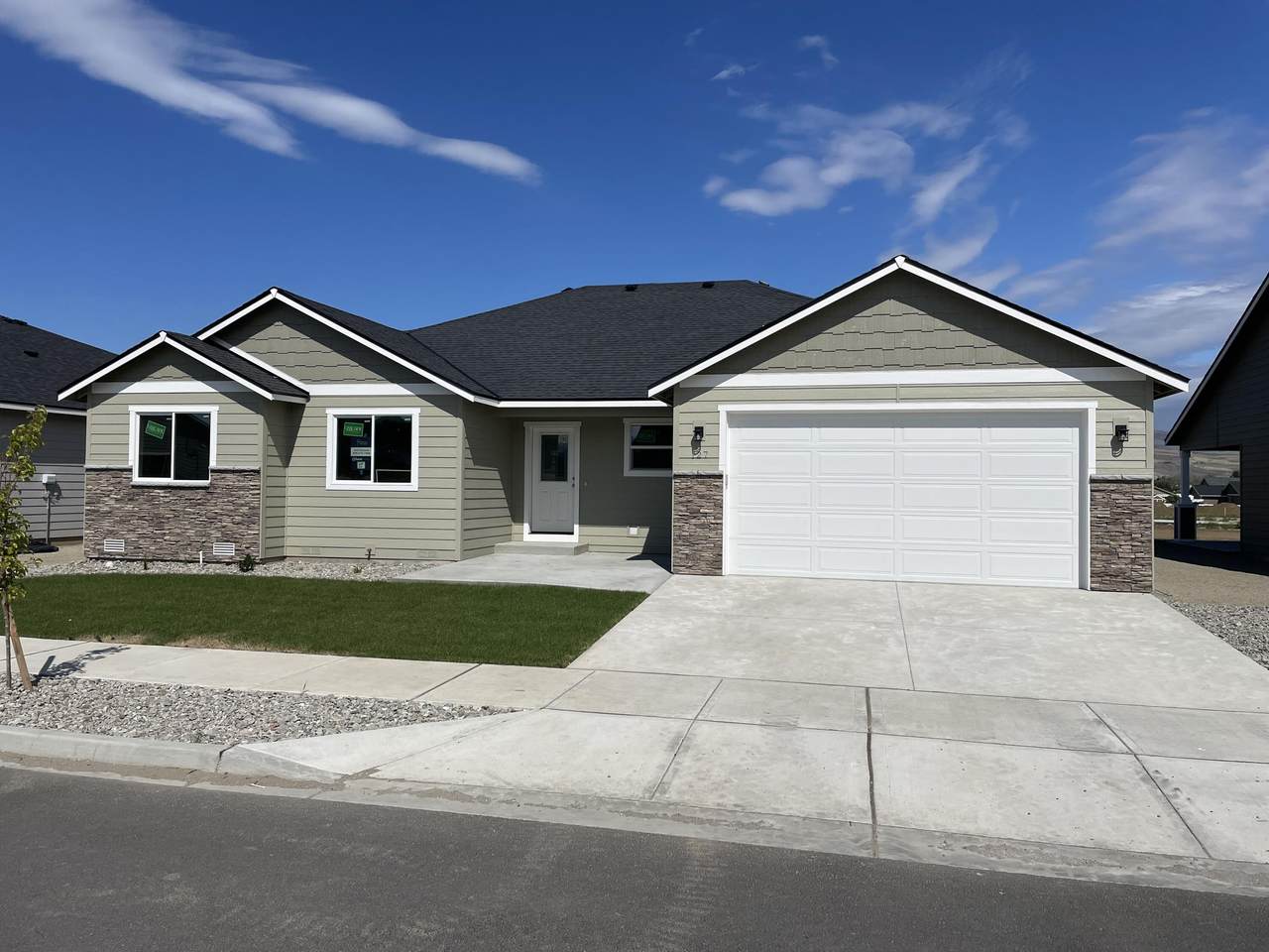 127 Emma Dr - Photo 1