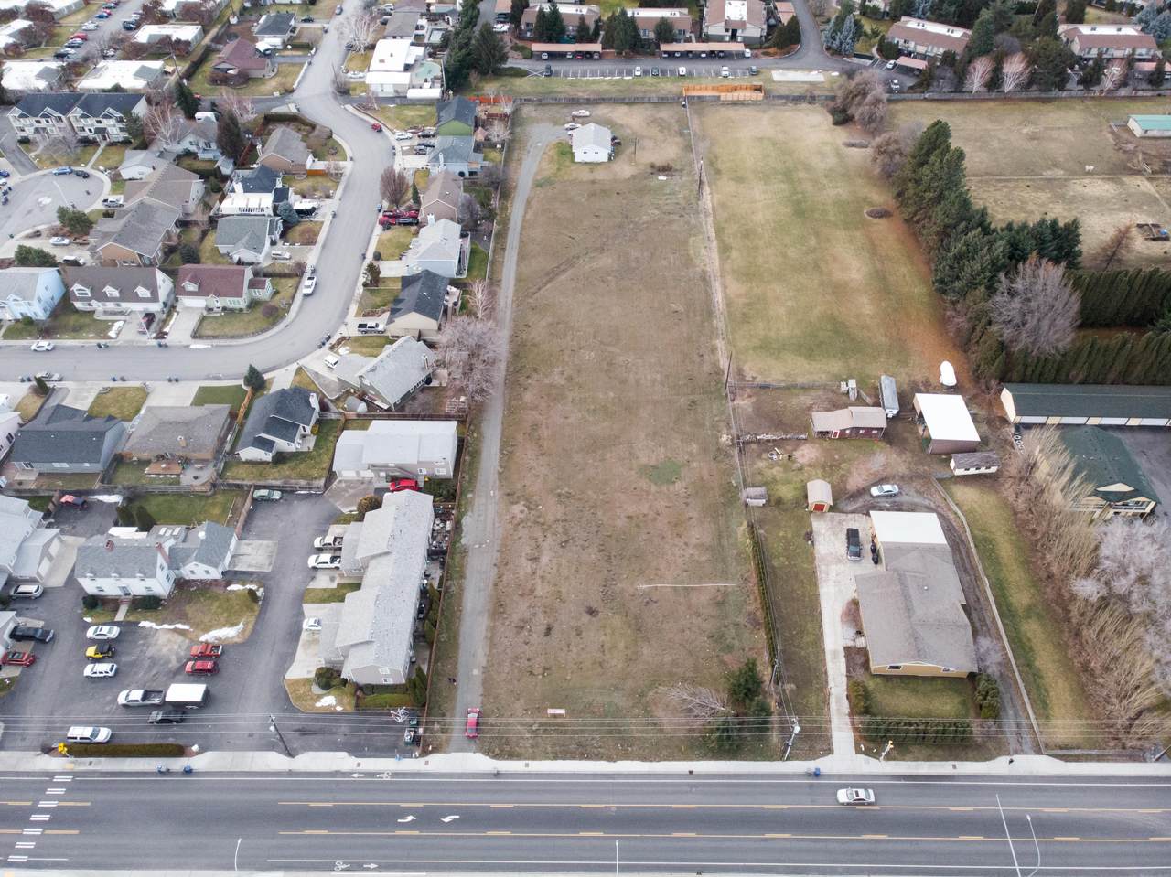 1415 Maple St - Photo 1