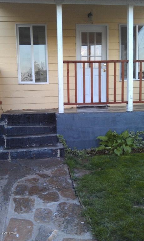 832 Cashmere St - Photo 1