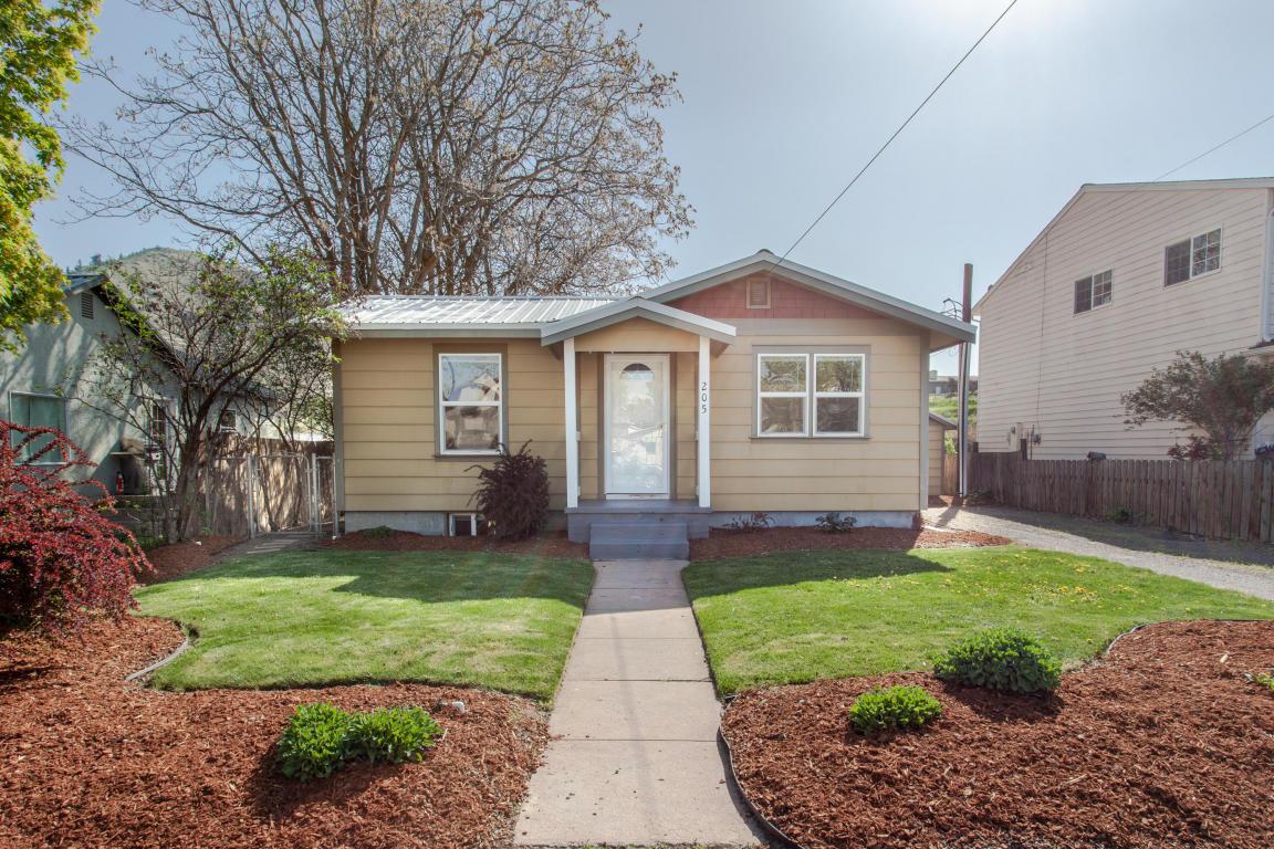 205 Washington St - Photo 1