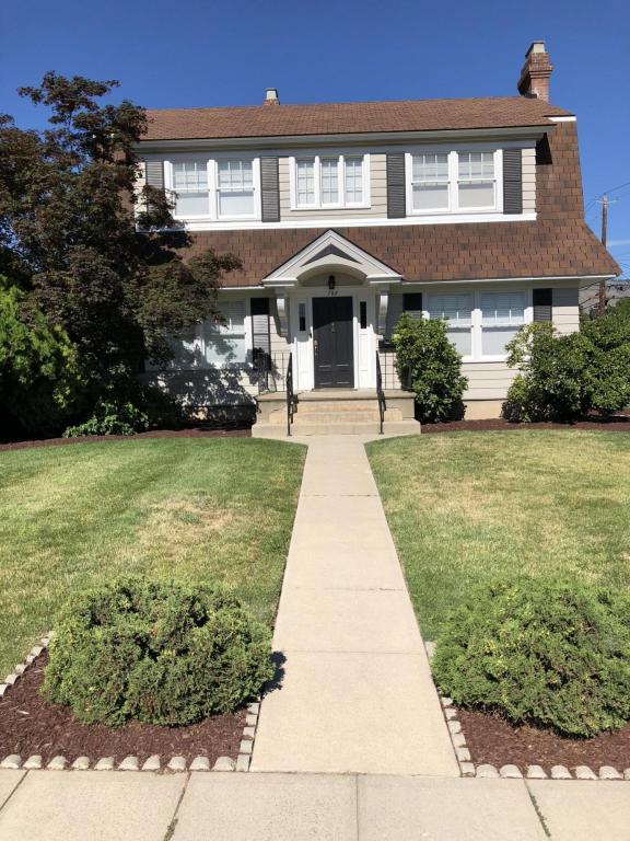 102 Franklin Ave - Photo 1