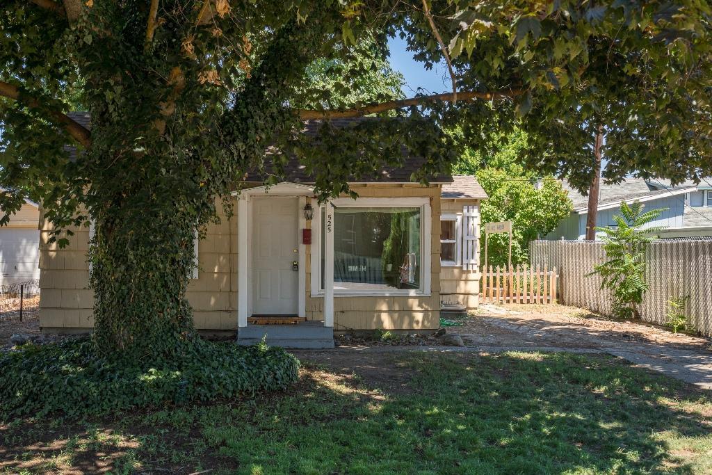 525 Ross Ave - Photo 1