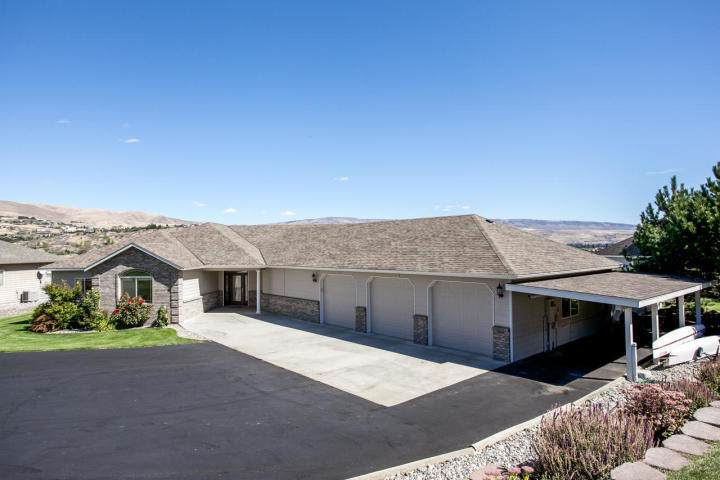 3035 Eastview Ln - Photo 1
