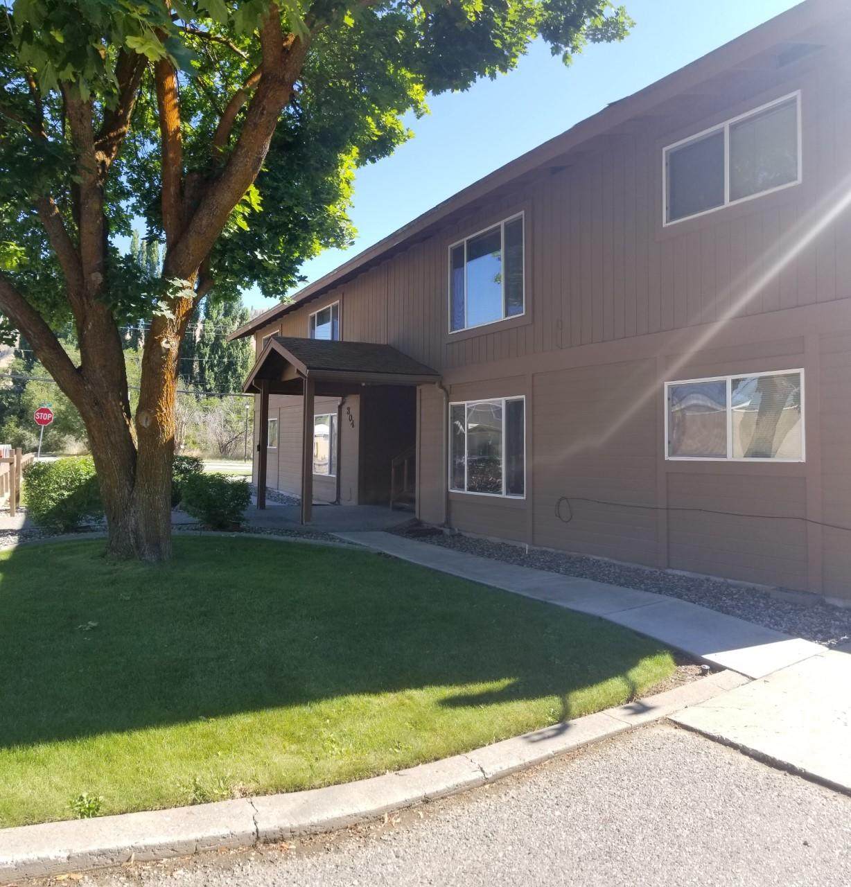 304 Peshastin St - Photo 1