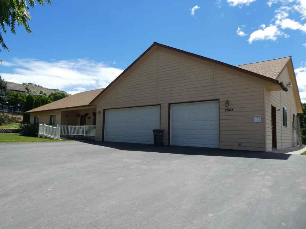 2843 Sunset Hwy - Photo 1