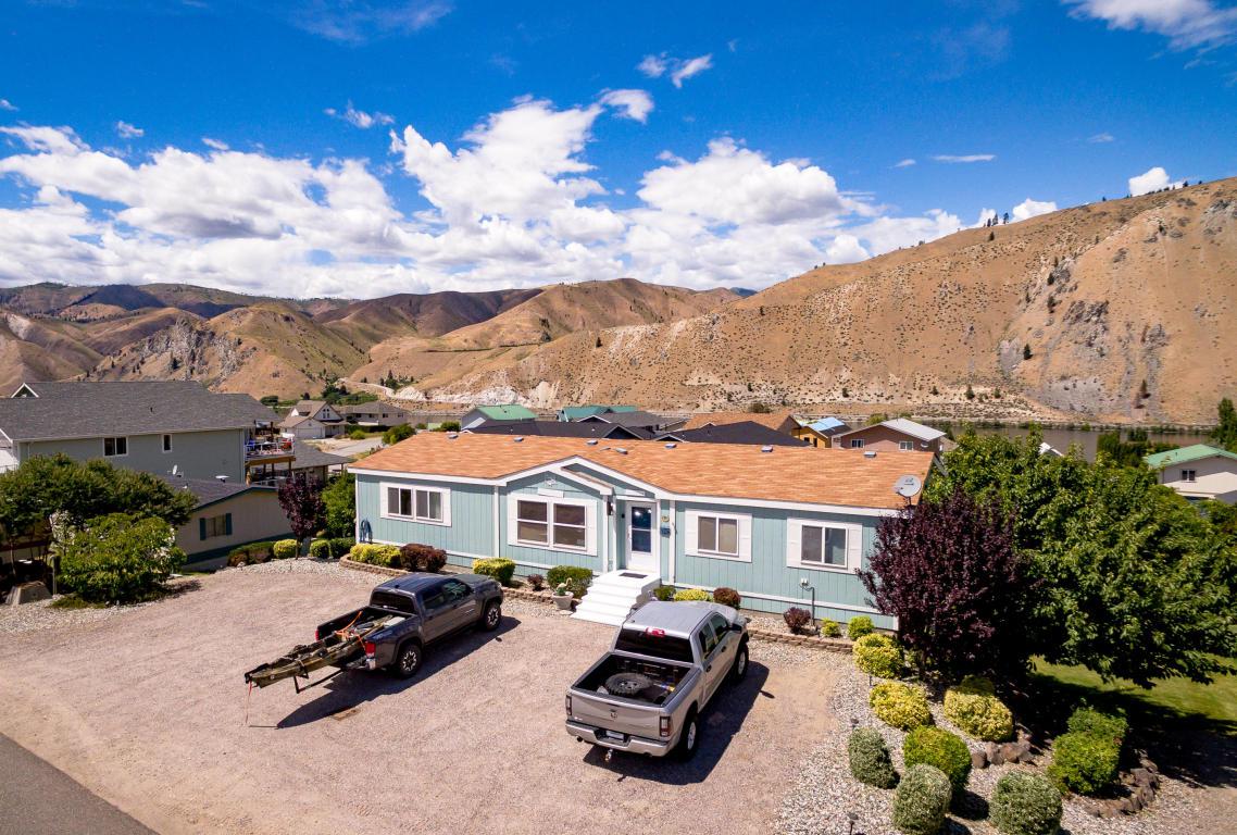 425 Entiat Dr - Photo 1