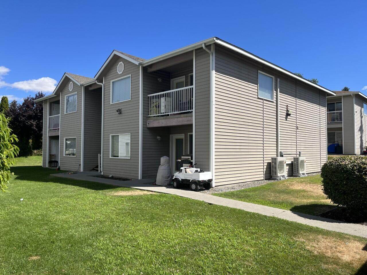 601 Eastmont Ave - Photo 1