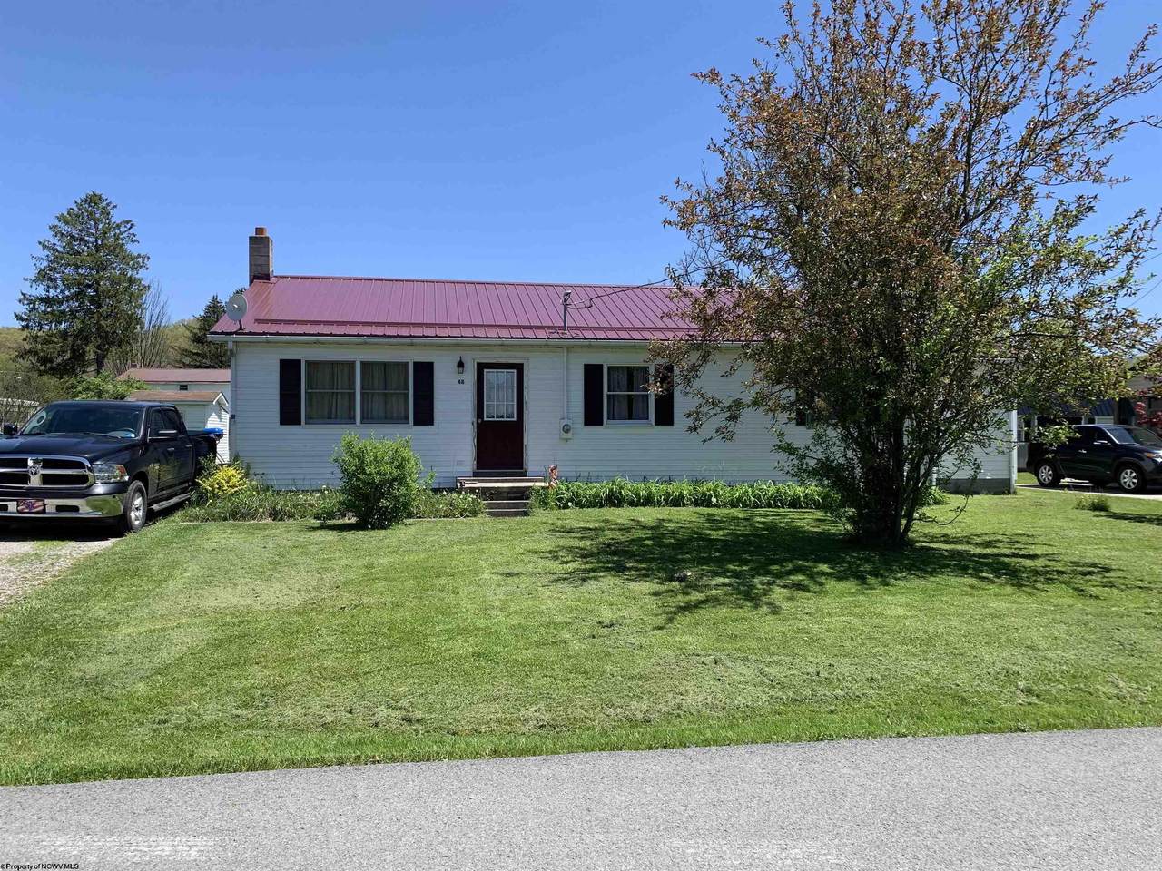 48 Circle Drive - Photo 1