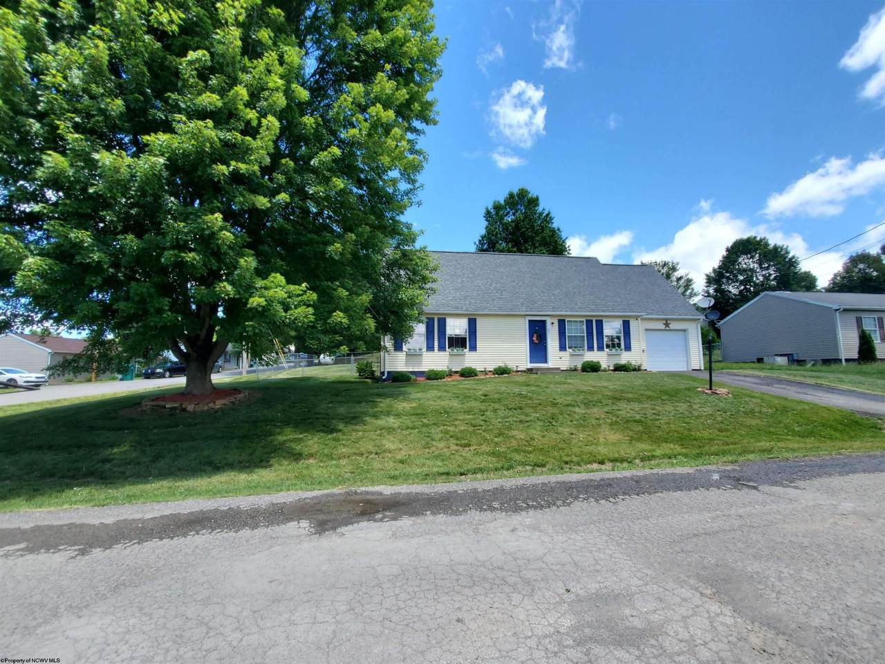 63 Fairfax Drive - Photo 1