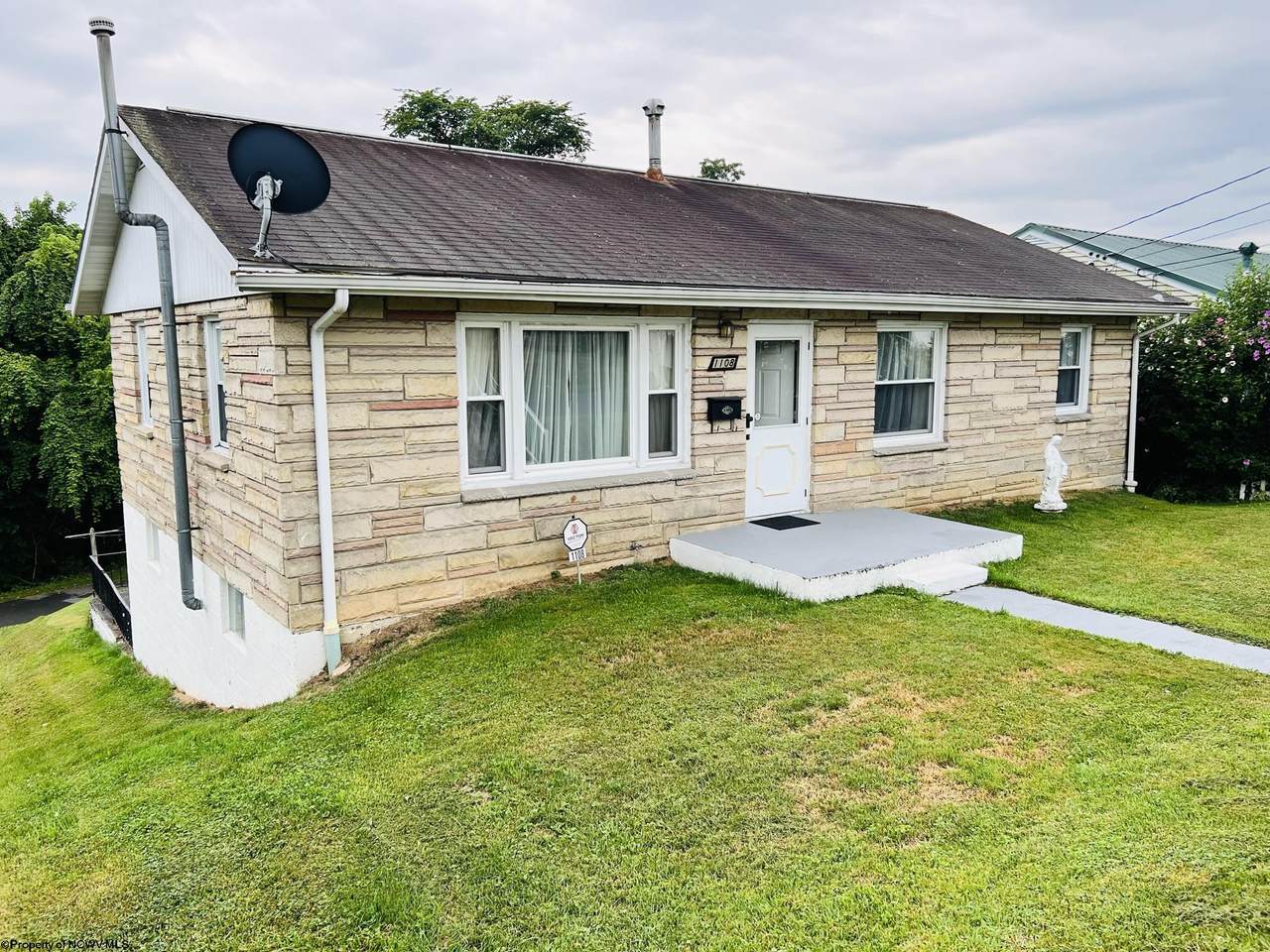 1108 Katherine Street - Photo 1
