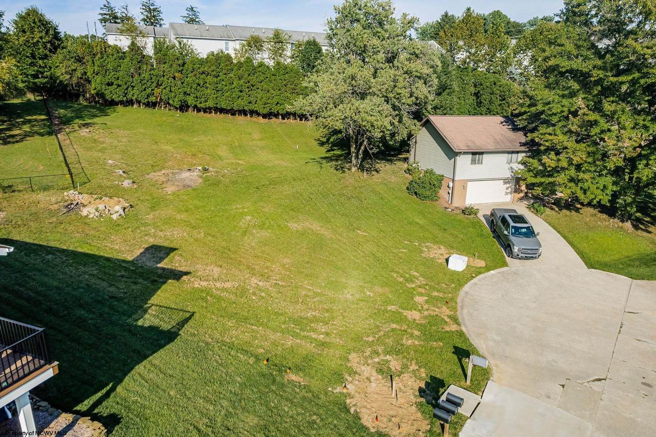 104 Crestview Drive - Photo 1