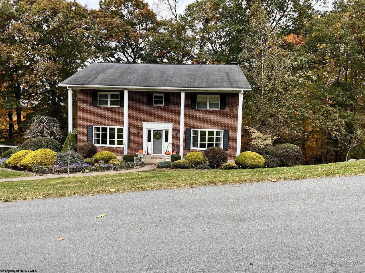 145 Valley Drive - Photo 1