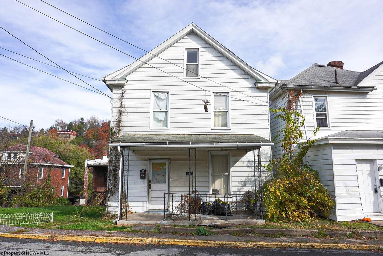 549 Clark Street - Photo 1
