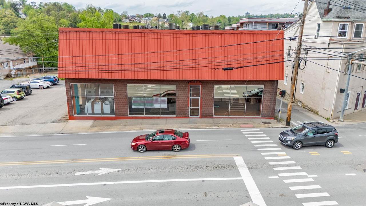 1389 University Avenue - Photo 1