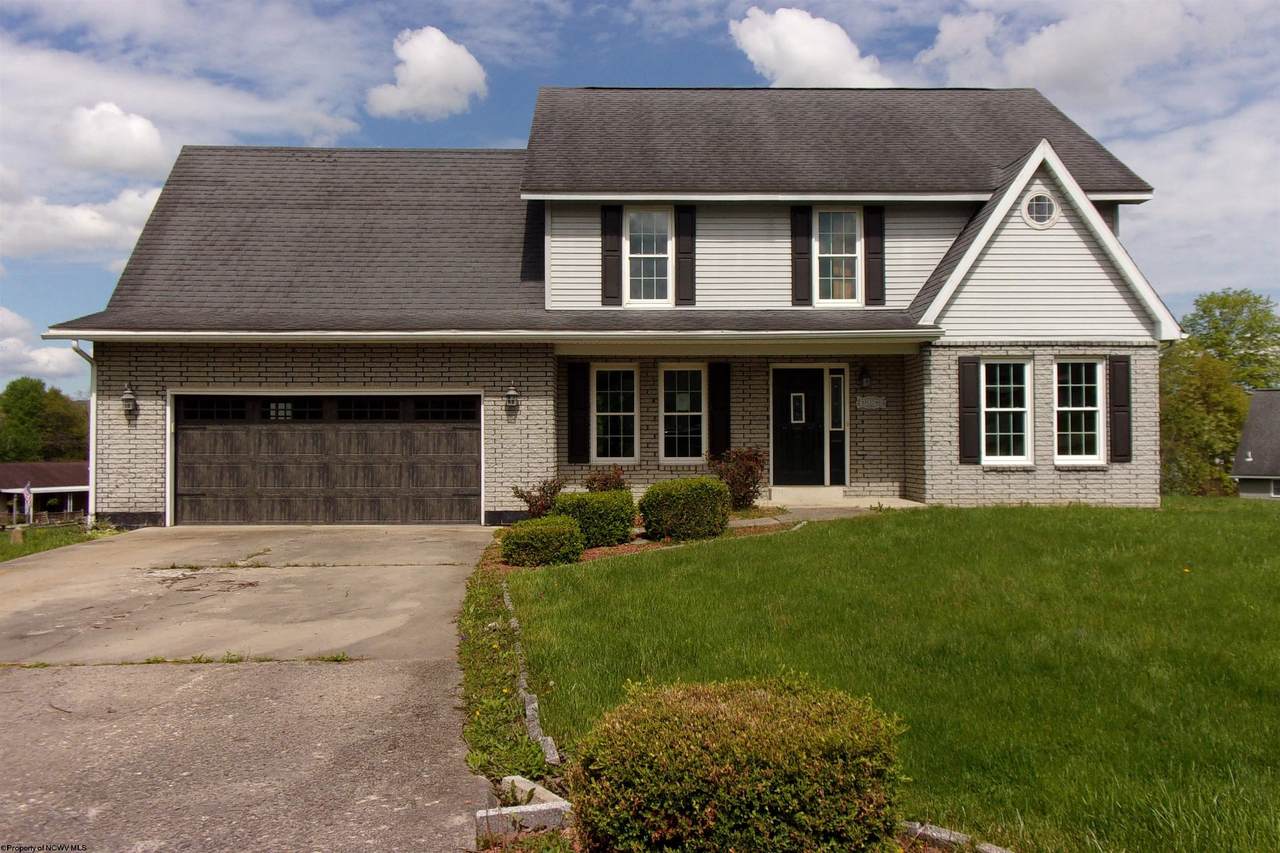 208 Parkview Circle - Photo 1