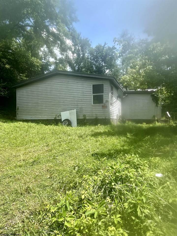 1775 River Road - Photo 1