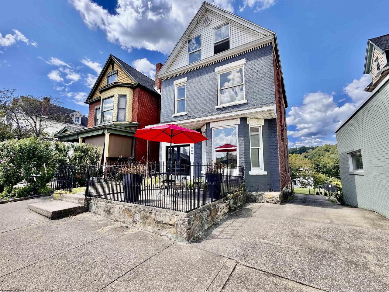 209 Fairmont Avenue - Photo 1