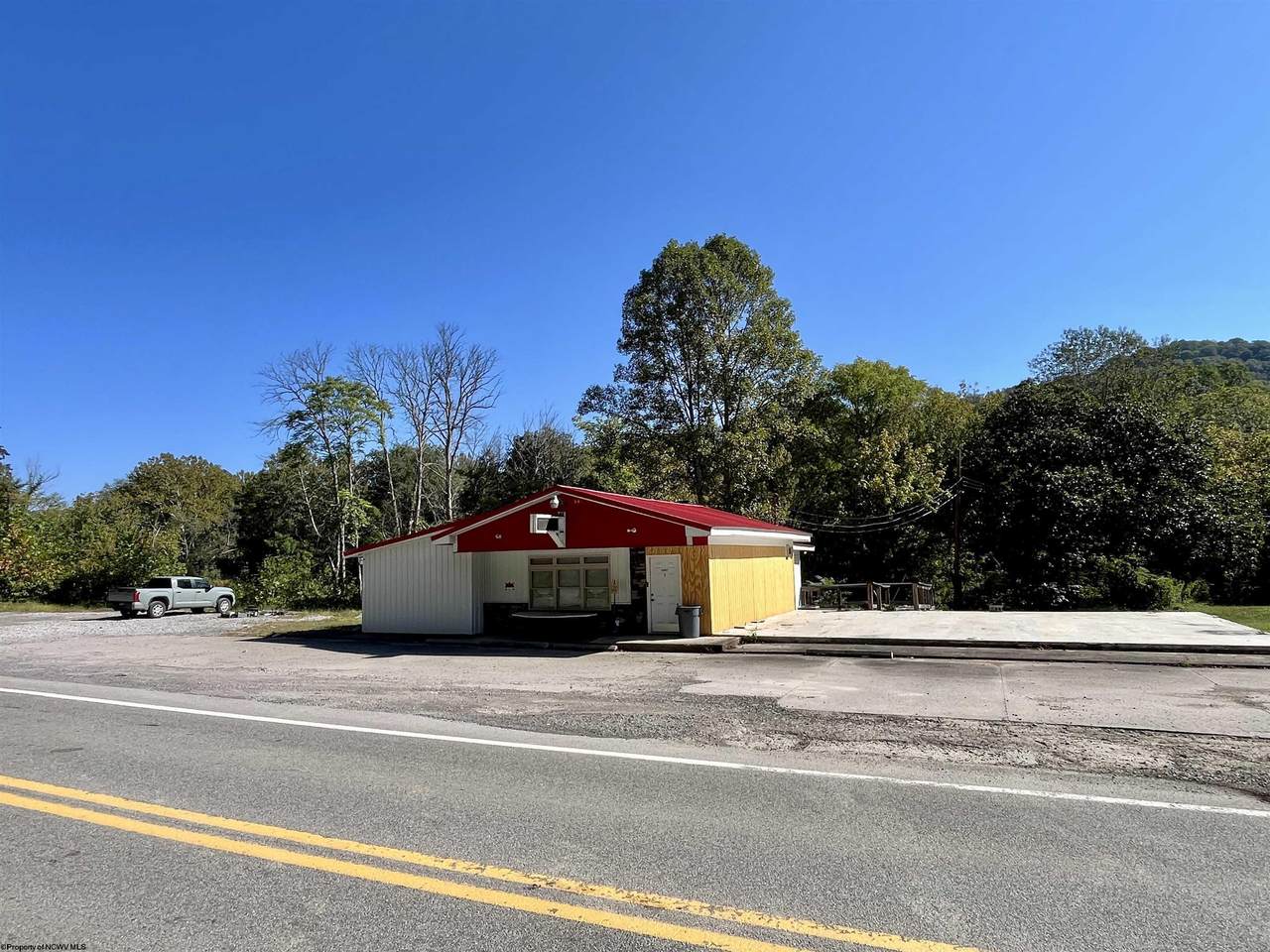 5007 Freedom Highway - Photo 1