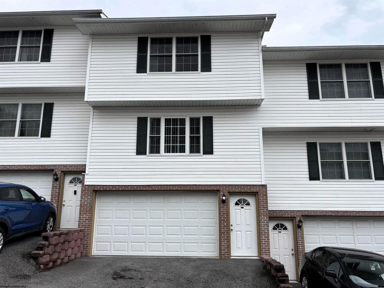 404 Carmell Court - Photo 1