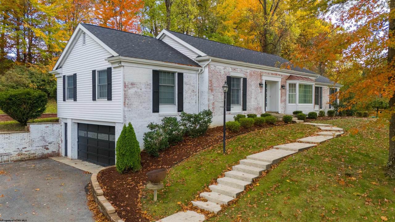 272 Lakeview Manor - Photo 1