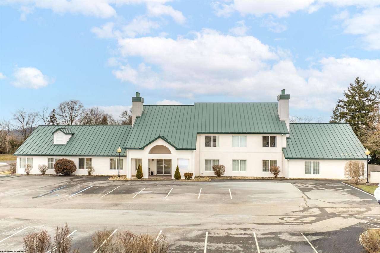 4000 Hampton Center - Photo 1