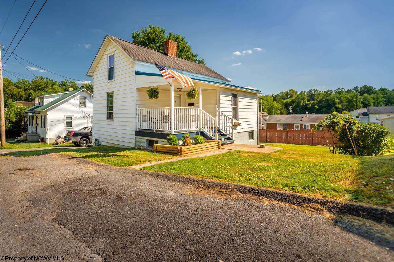 528 Hess Street - Photo 1