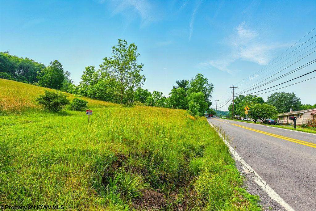 956 Middletown Road - Photo 1