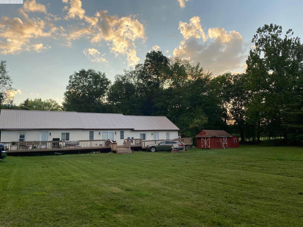 1094 Mountain Ave - Photo 1
