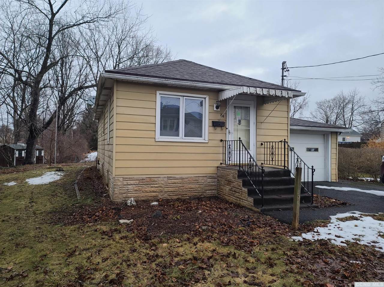 26 Oakwood Boulevard - Photo 1
