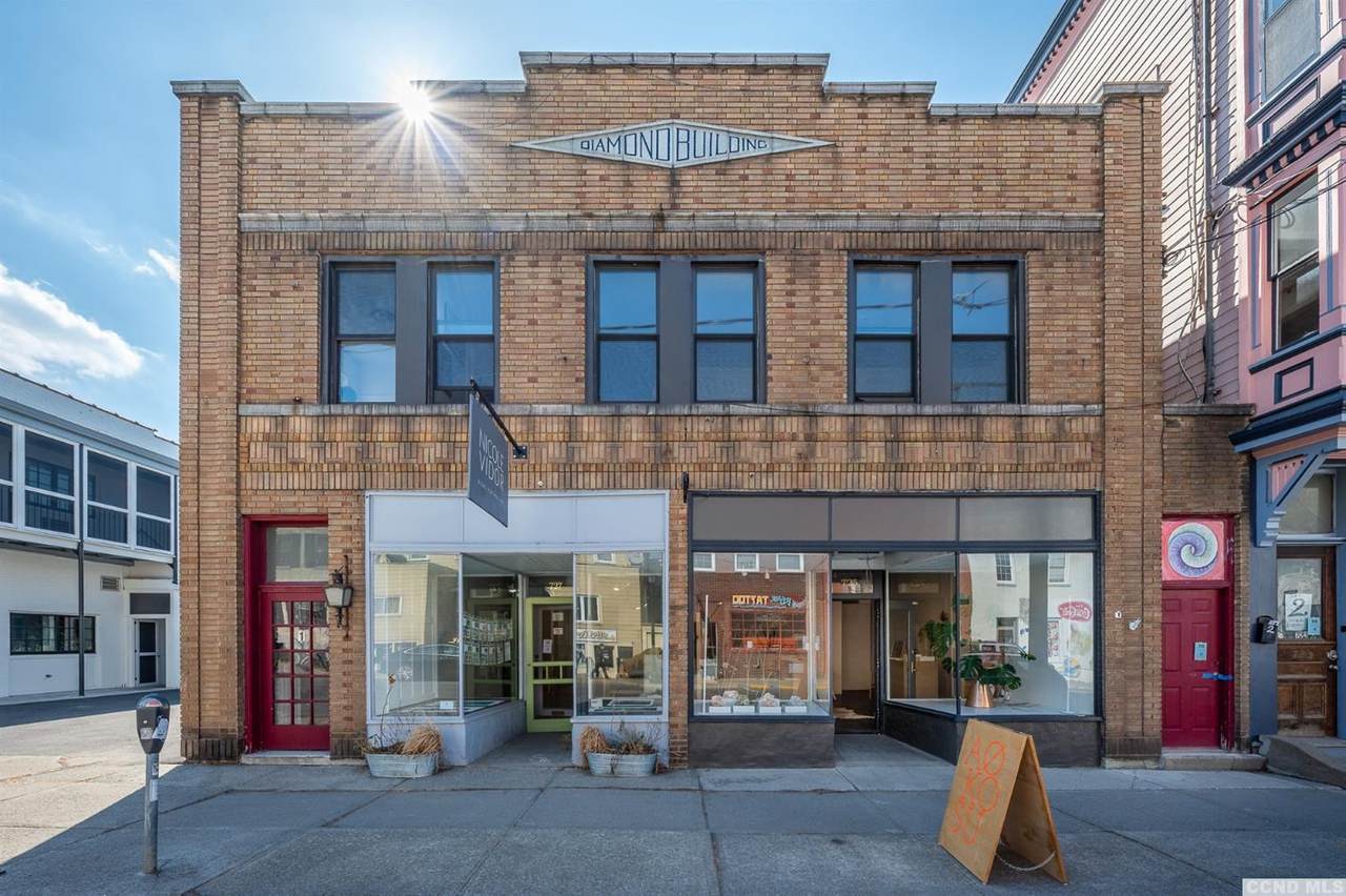 725 Warren Street - Photo 1
