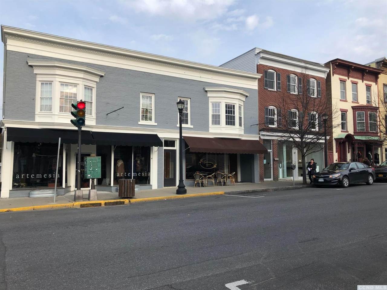504 Warren St - Photo 1