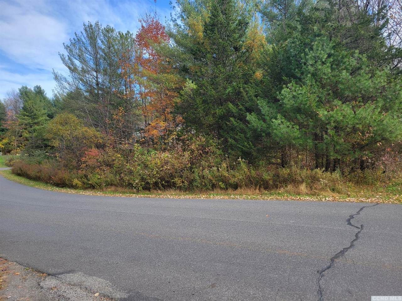 762 Sleepy Hollow Road - Photo 1