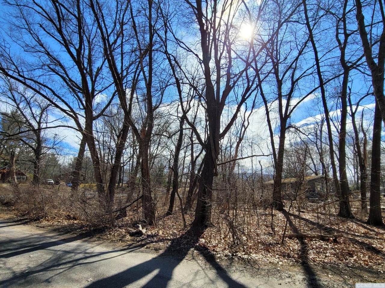 1075 Lakeview Road - Photo 1