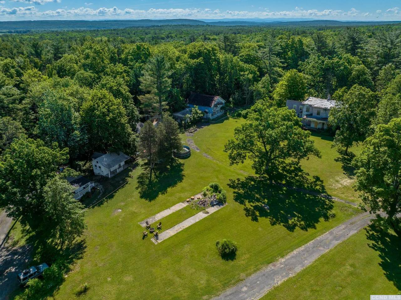 413 Silver Spur Rd W - Photo 1
