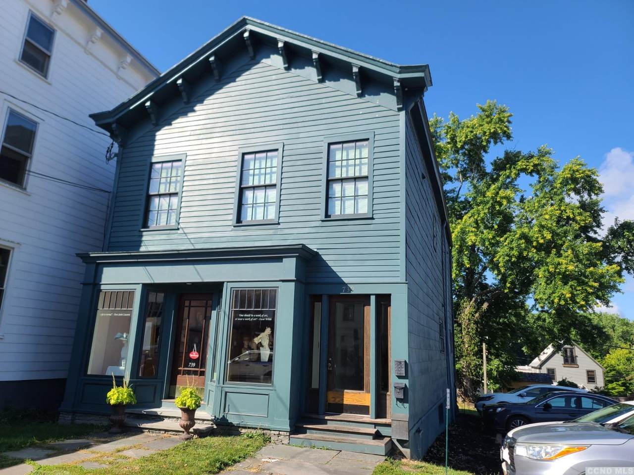 739 Warren Street - Photo 1