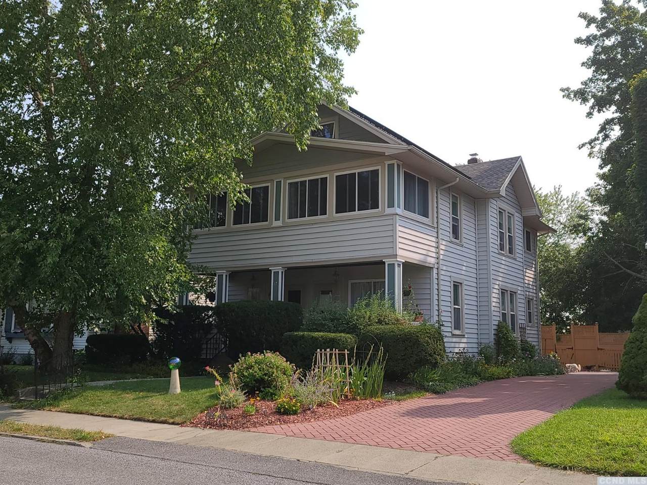 17 Aitken Avenue - Photo 1