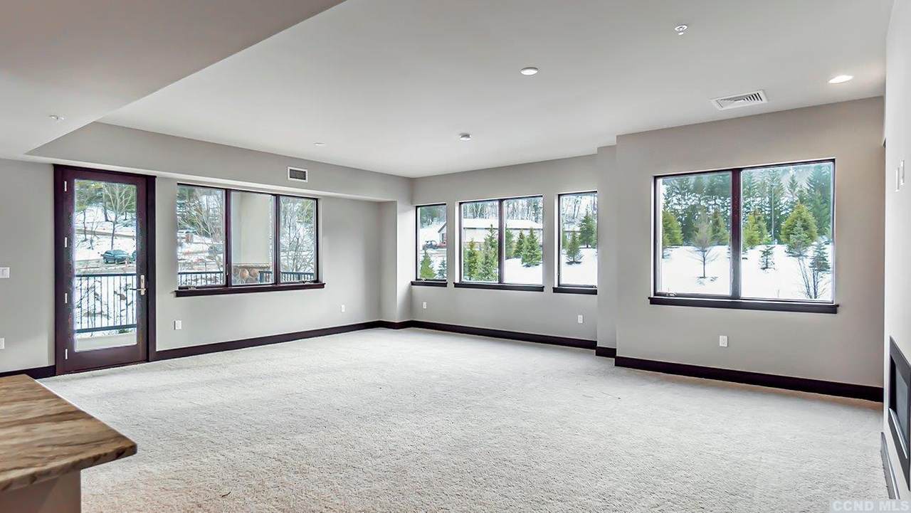 10 Resort Drive - Photo 1