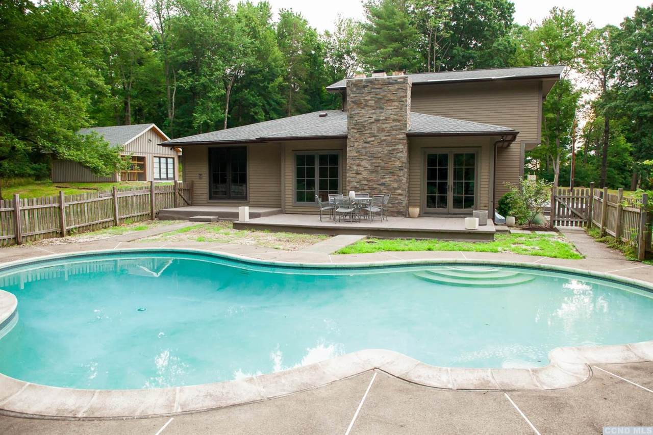 352 Leggett Road - Photo 1