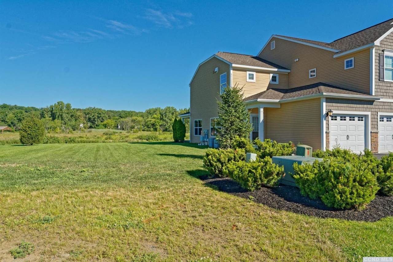 2 Stacey Ct - Photo 1