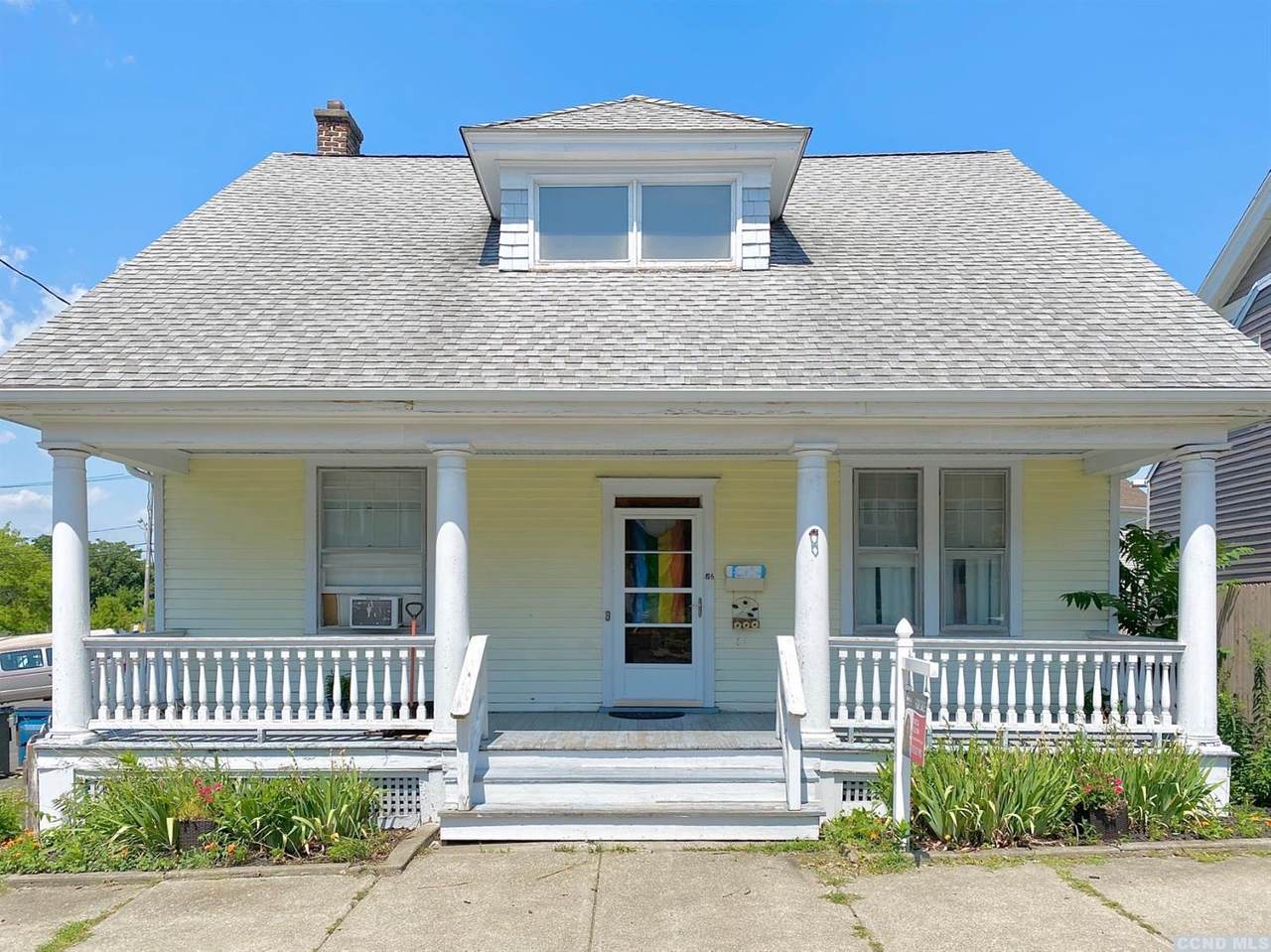 816 Columbia Street - Photo 1