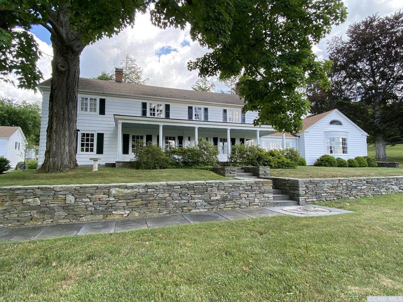20 Smithfield Road - Photo 1