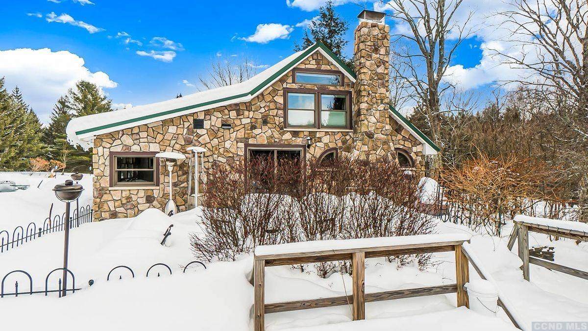 524 Rice Street - Photo 1
