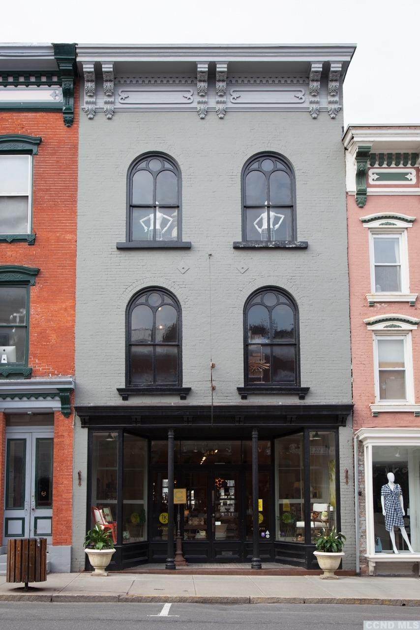 441 Warren Street - Photo 1