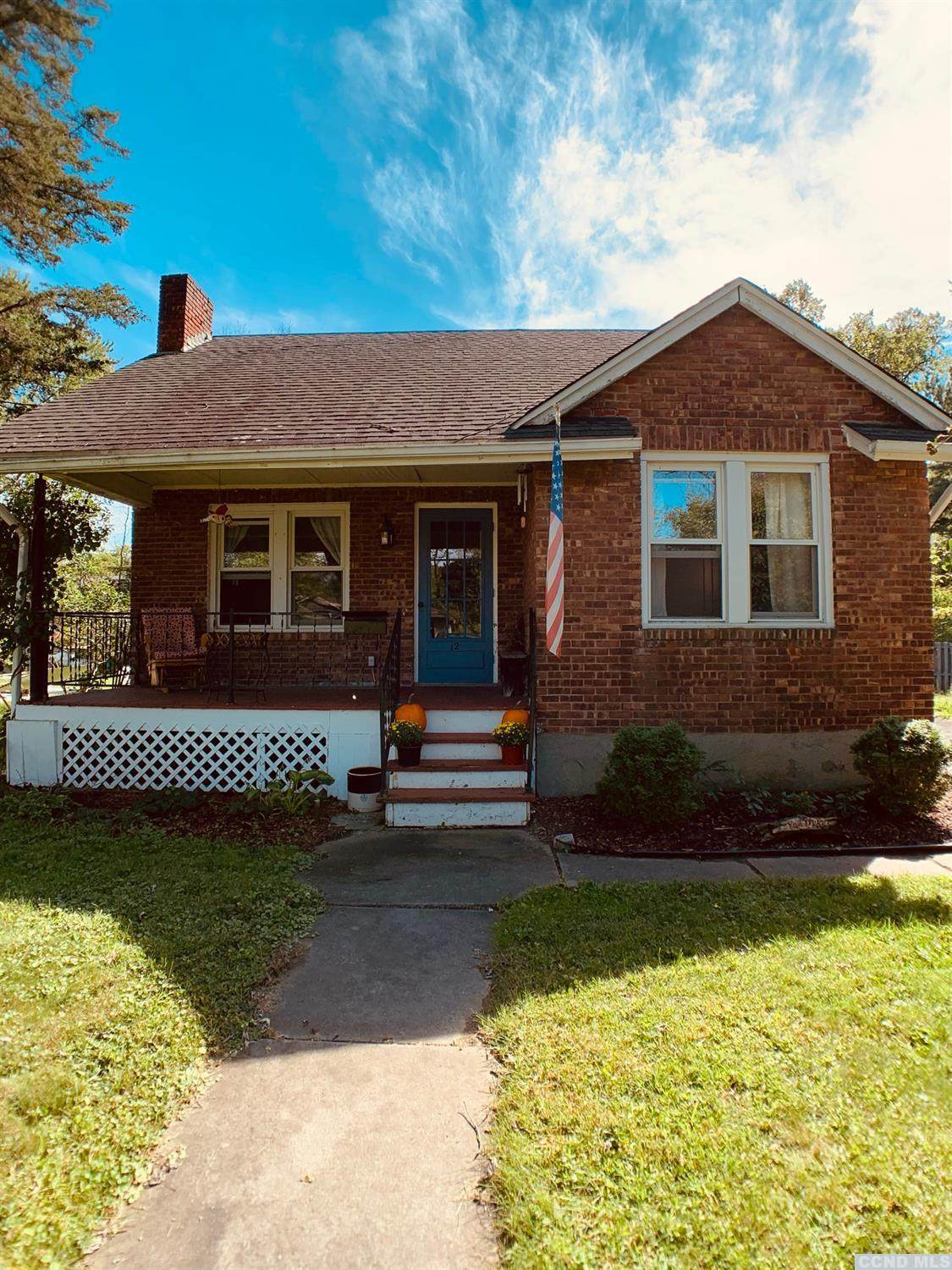 12 Spencer Boulevard - Photo 1