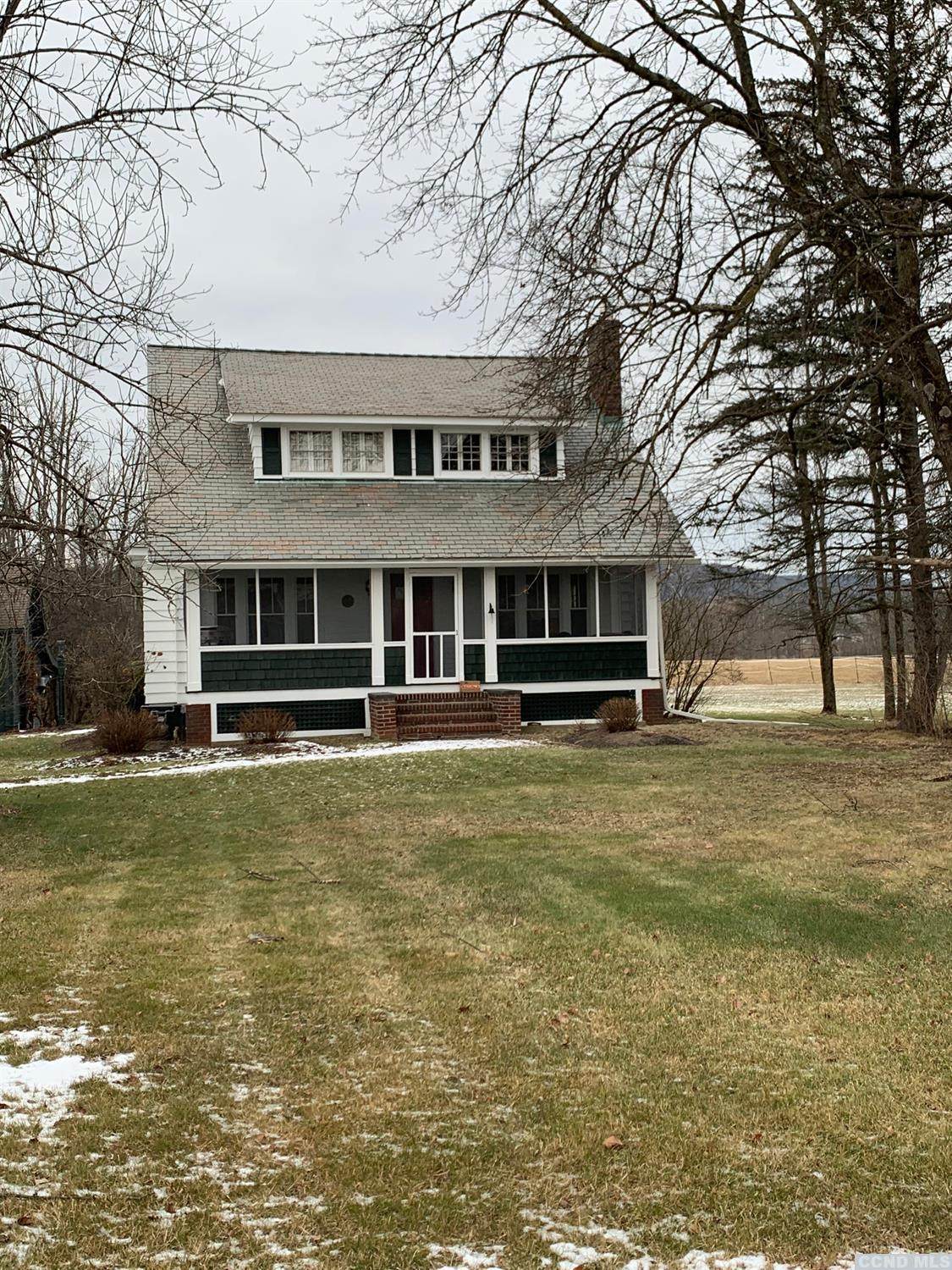 402 Kings Road - Photo 1