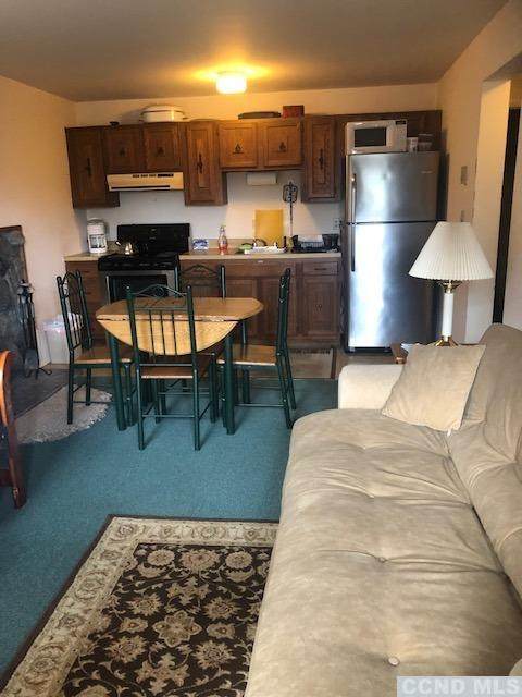 142 Hunter Drive - Photo 1