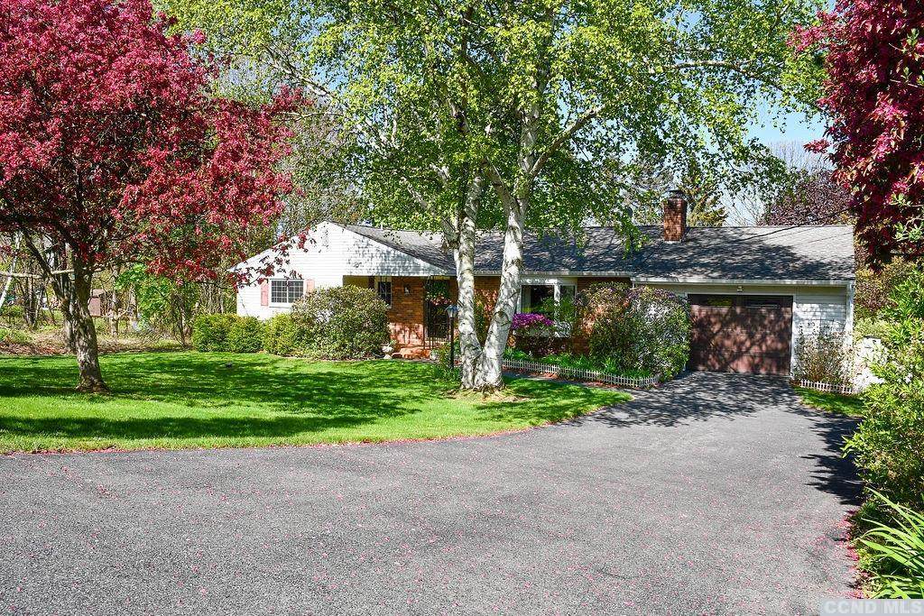 15 Michael Drive - Photo 1