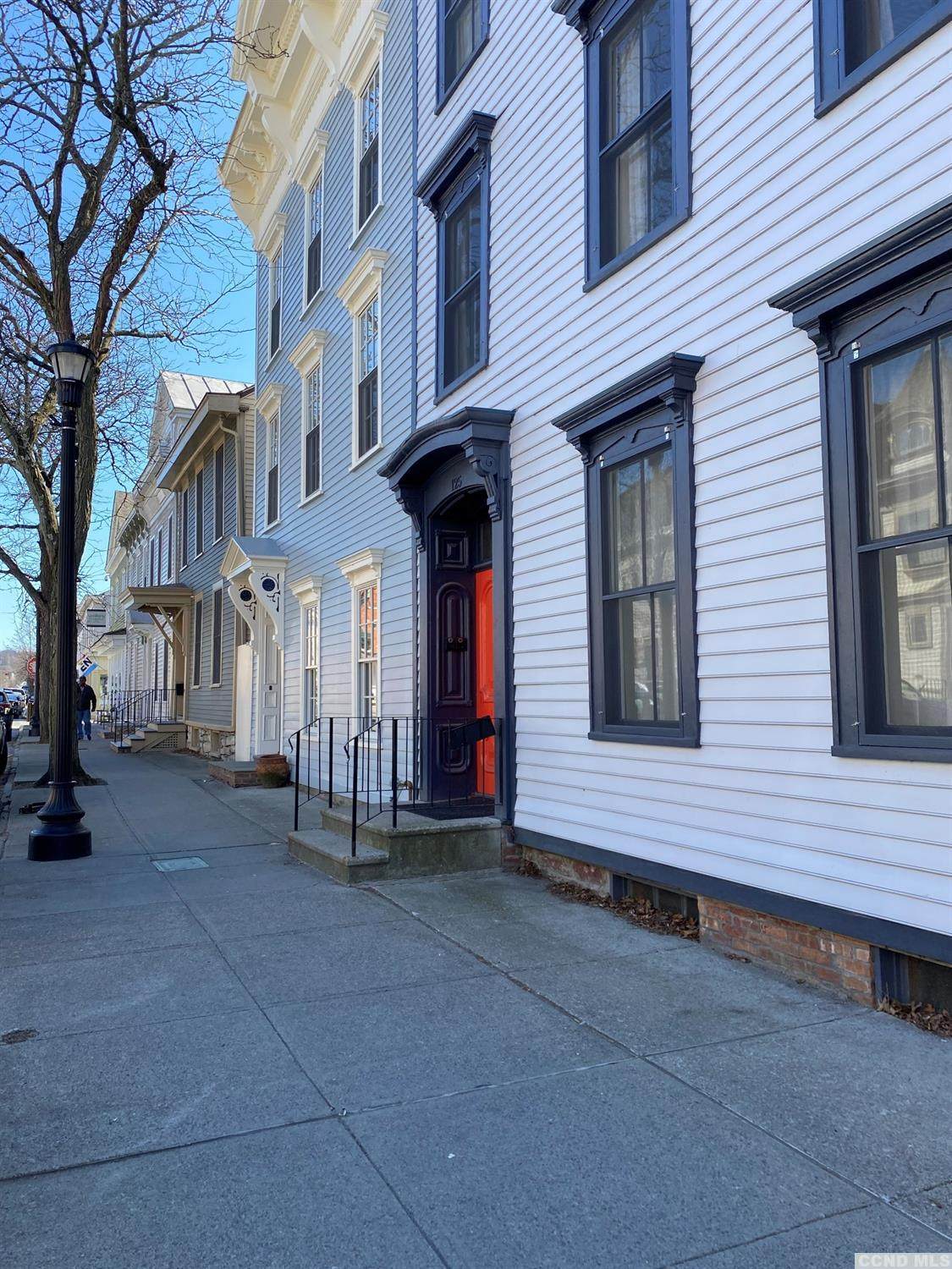 125 Warren Street - Photo 1